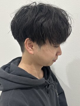 ヒュイル バイ ニアウ(Hwyl by Niau) メンズマッシュニュアンスパーマツイストスパイラル刈り上げ