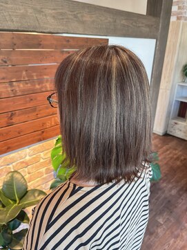 カフア(Kahua) 白髪ぼかしハイライトカラー