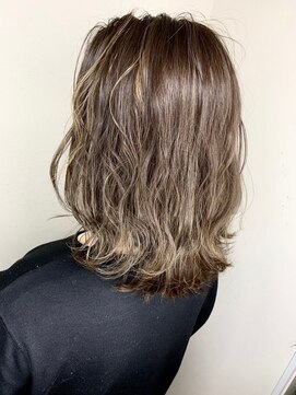 モルニ(MORNI) シアーベージュ_マロンベージュ Aラインボブ かきあげ