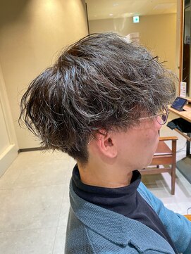 インアンドヤング(in&yang) ツーブロック刈り上げマッシュパーマ寒色系カラーダークアッシュ