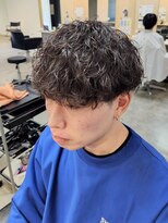 ニアウ 伊勢崎連取店(Niau)&nbsp;波巻きツイストスパイラルパーマメンズ刈り上げマッシュ