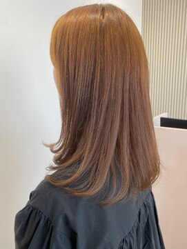 カシェ キョウマチ(cashe’e) パッと顔も明るく見えるオレンジカラー
