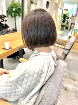 ルイス 宝塚(Luis) 前髪/髪質改善/イメチェン/イルミナカラーミニボブ/艶カラー