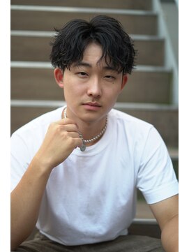 カーニー 上野(kearny) アップバングショート/ソフトツイストパーマ/刈り上げ