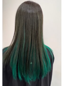 プシュケ(PSYCHE) 高発色ライトグリーンインナーカラー大人可愛いストレートロング