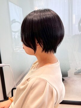 ファムバイアヴァンス(Femme by AVANCE.) 柔らかシルエットのコンパクトショート