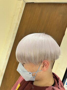 リア 布施店(Lia) ホワイトシルバー