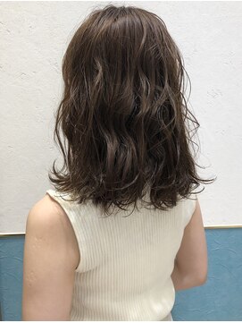 ロンド レグリーズ 立川(Lond leglise) 赤味を消して透明感アッシュグレージュ〈深味信也〉