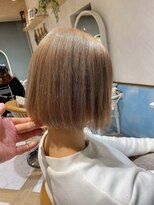 ロンド ストラーダ 心斎橋(Lond strada)&nbsp;ショート×ハイライト白髪ぼかし×マチルダボブ[心斎橋]