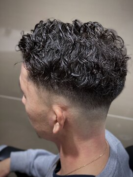 ヒロギンザ 八重洲店(HIRO GINZA) サイドグラデーションフェードショートシルバーカラーかき上げ