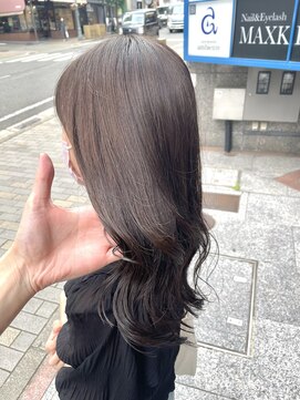 アンビエンテ(ambiente) シルキーベージュ　ツヤ髪スタイル【坂根】