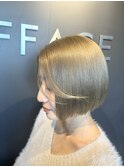 ミニボブ×ブロンド×ハイトーンカラー×シルキーベージュ