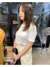 フィーカ(Fiika) レイヤーカット/グレージュ/顔まわりカット/オリーブ【肥後橋】
