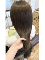 ルッツ(Lutz. hair design) 11/22 Olive beige【千代田彩夏】