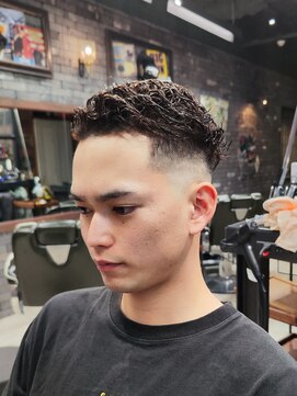 スリーセント 栄(3/cent) 極道パーマ/ハイフェード/スキンフェード/フェードカット