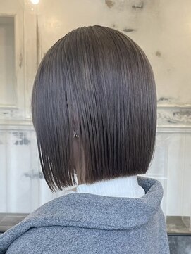 カムジーヘッドカミノウラ(COMEGHEAD KAMINOURA) マッシュショート丸みショート黒髪ショートベリーショート40代