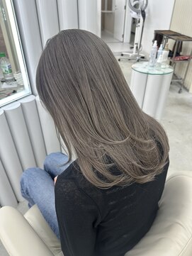 ユイマァル 岡山店(YUIMARL) アッシュベージュ×レイヤーカット