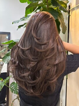 メリー オオサカ(Merly Osaka) バタフライレイヤーカット