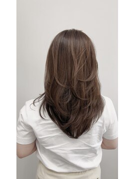 プラチナ(PLATINA) ハイレイヤーレイヤーカットブリーチ無しカラー顔周り韓国