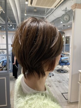 シェノン 赤羽店(CHAINON) ウルフ風レイヤーショートインナーカラー