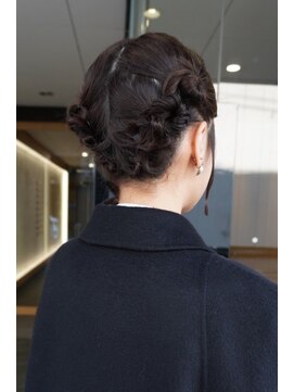 シィーム(cime) ヘアセット　タイトヘア