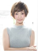 【QUATRO】ワンサイド大人可愛い耳かけショートボブ