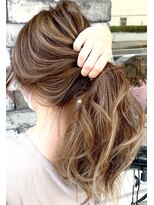 ラヴィエール(LAVIERE by R-EVOLUT)&nbsp;白髪ぼかし　ハイライト　王道ベージュ　店長　柿本翔一朗