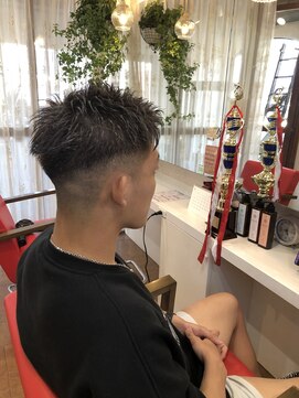 ヘアガーデンリゾートグランツ 淵野辺(Hair Garden Resort Glanz) フェード グレージュ