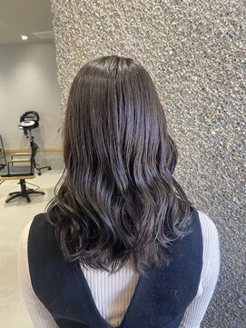 ポラリス(Polaris) 佐賀 暗色グレージュ/巻き髪/ミディアム