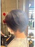 20代30代40代くせ毛ショートアッシュブラック