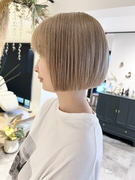 エンタリティリット(entality lit) 【#rinaボブ】ミニボブ×ホワイトベージュstyle