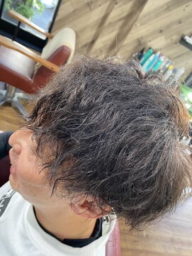 ルネッサンスヘアー ラファエロ(RAFFAELLO) メンズパーマスタイル