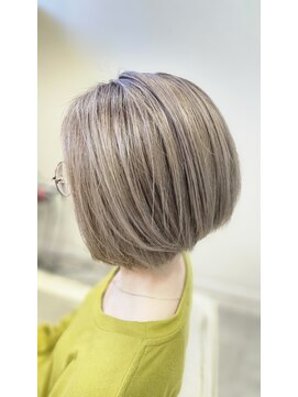 ヘアーアンドメイク ドレス(DRESS) 白髪ぼかしハイライト　シャドールーツ