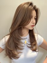 ヨロ 上野(YOLO)&nbsp;ハイライトカラーミルクティーベージュレイヤーカット