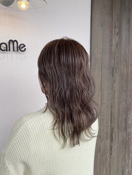 フェイム(FaMe) ウェーブ巻き×ラベンダーベージュ