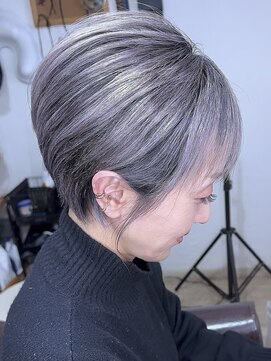 ブレイズヘアー(BLAZEhair) 脱白髪染めホワイトシャドールーツ×ブリーチ４回