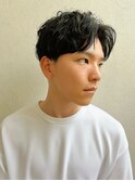 パーマ風メンズスタイル!黒髪センターパート!