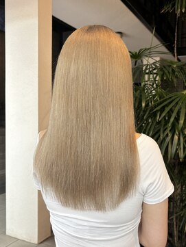 ガーランド(Girland) 【girland】ハイトーンベージュ　韓国風/レイヤーカット