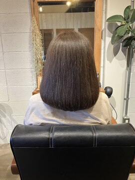 ヘアードレスビュー(hair dress V.I.E.W) セミロング、ベージュブラウン