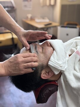 ノムラ理美容室 眉毛もきれいに。スッキリシェービング