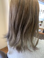 ゴエン(goen hair lounge)&nbsp;透け感バツグン、オリーブカラー