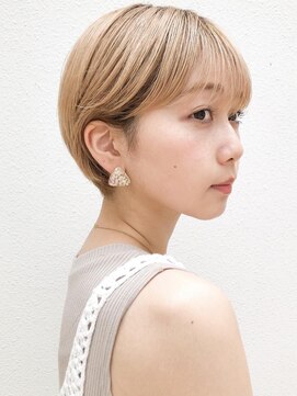 ミィ 表参道(mee.) 【mee.】 フォギーベージュ耳かけイメチェン