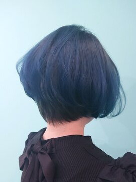 ドライブアンドビジョン 池袋(Drive&Vision) ケアブリーチ/ネイビーブルー×ミニボブ[池袋/髪質改善]