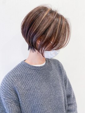 ベル(VELU) ハイライトショート　くびれショート　前髪長めショート