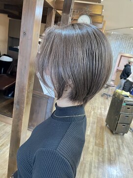 モアムー(Moremuu) 短パン美容師Makoto ツヤショート