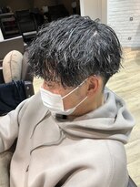 エヌプラス(N+)&nbsp;刈り上げセンターパートサーフカールブルーブラッフェザーパーマ