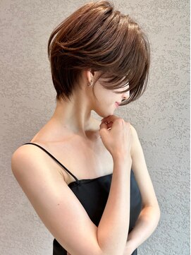 ロンド アンブル 四条烏丸(Lond ambre) 【伊藤ガク】 グレーベージュアッシュ前髪パーマ黒髪ショート