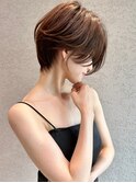 【伊藤ガク】 グレーベージュアッシュ前髪パーマ黒髪ショート