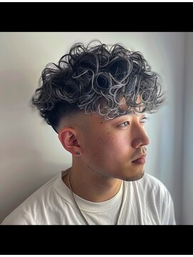 グリット オオサカ(GRIT osaka) メンズパーマでイメージチェンジ