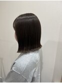 外ハネ切りっぱなしボブ